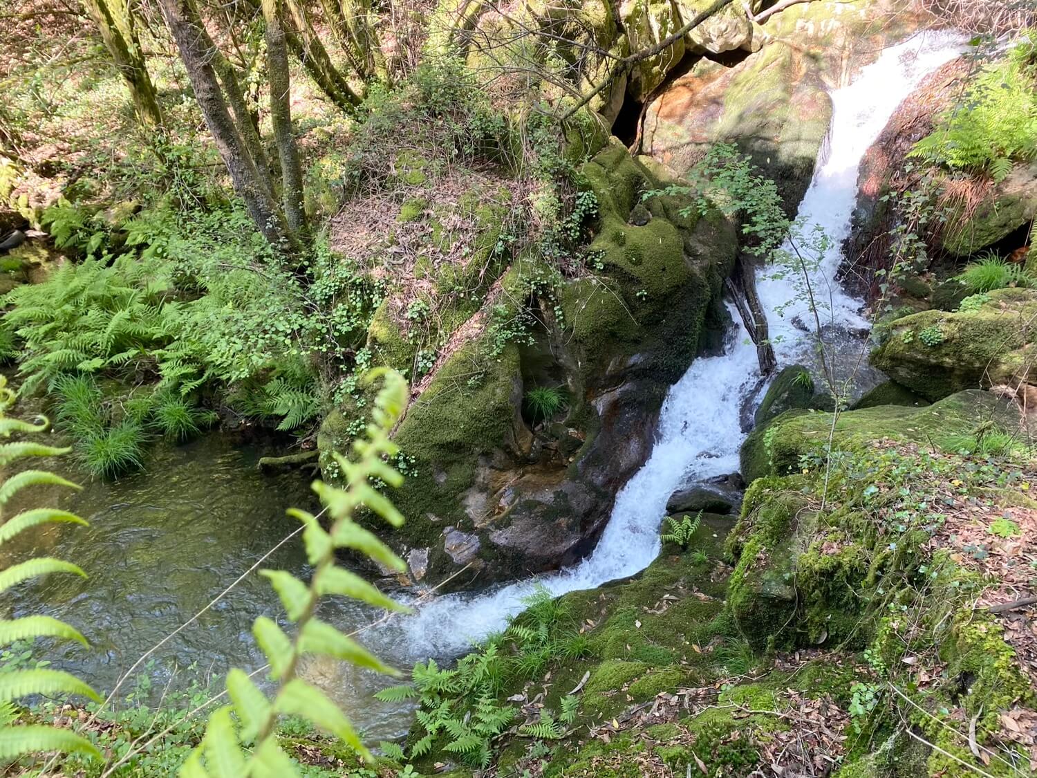 Regueiro e Muíños da Esquipa, Calvelo Guíate Galicia