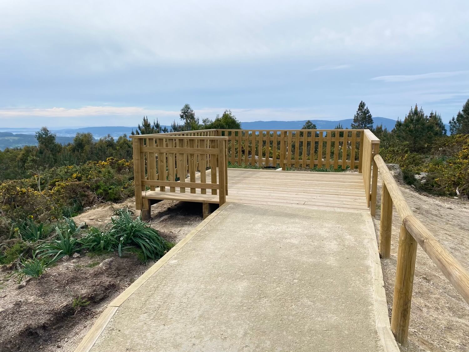 Senda y Mirador Outeiro Navío Parque Forestal da Fracha Guíate Galicia