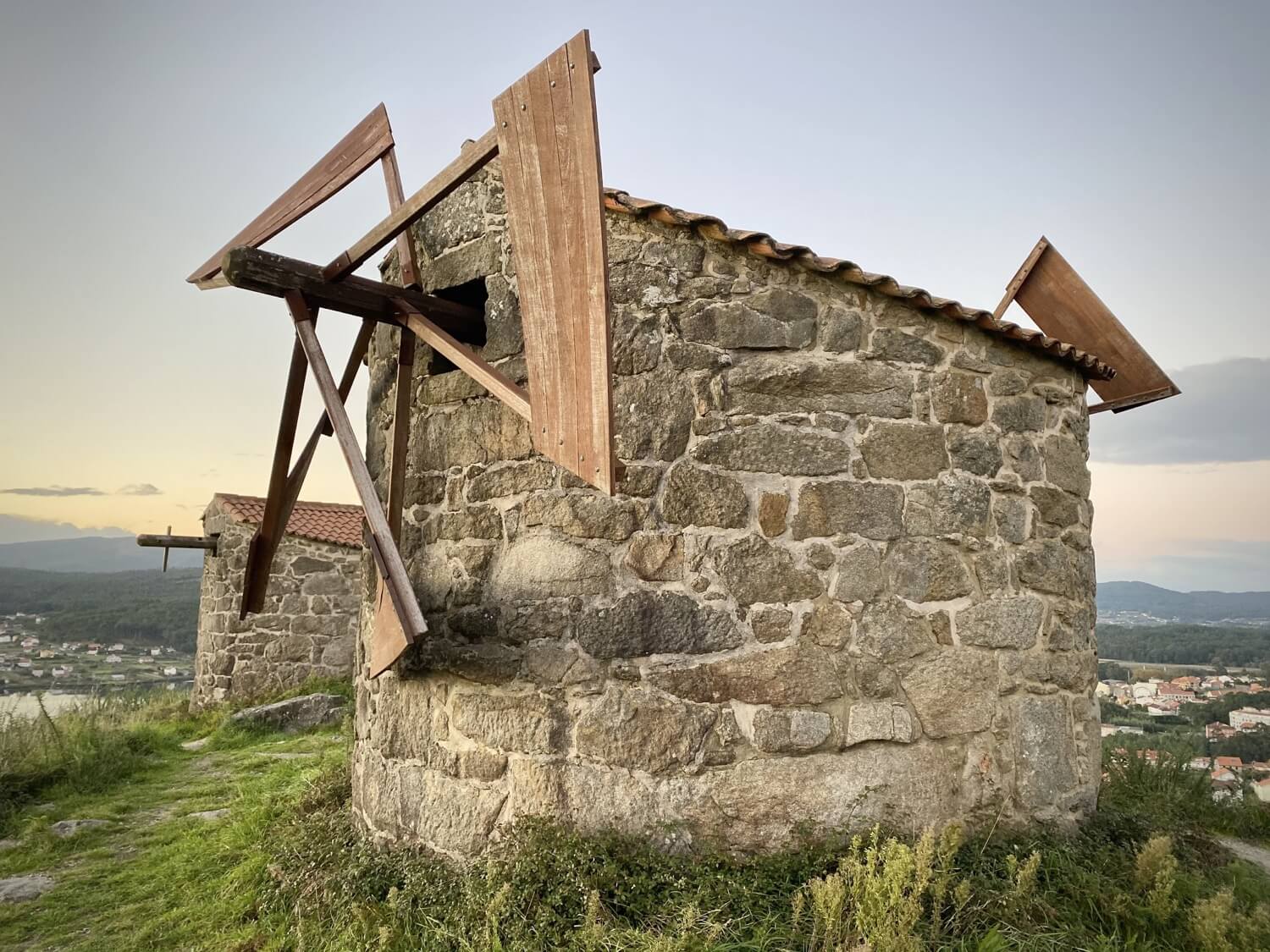 Molinos de Viento de Catoira Guíate Galicia