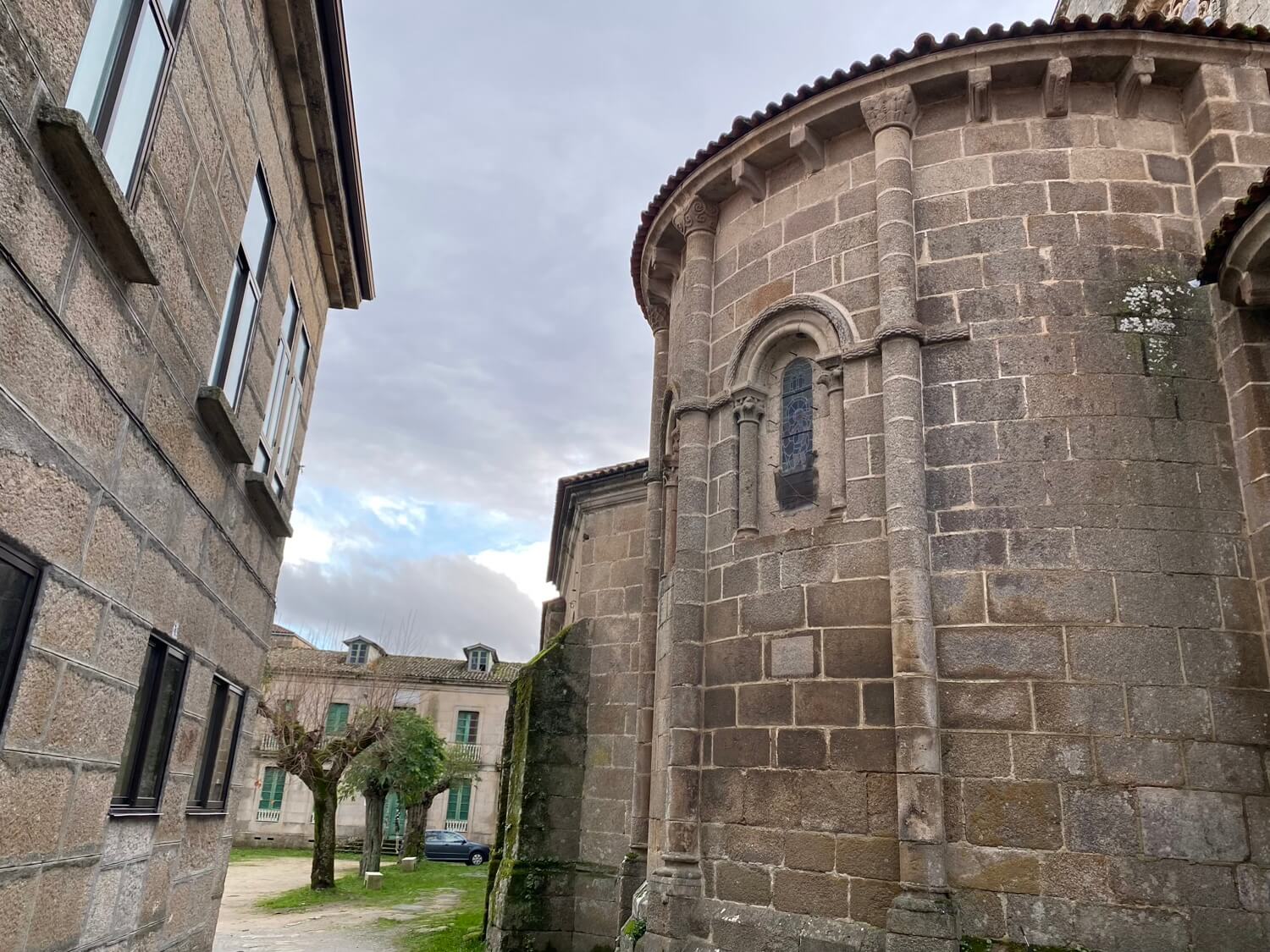 Colegiata de Xunqueira de Ambía Guíate Galicia