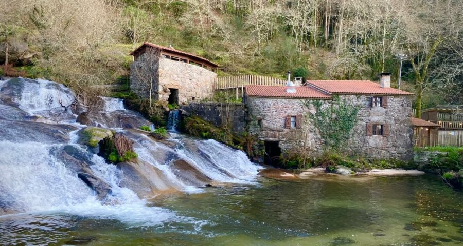 17 Molinos Entre Cascadas Del Parque Natural De Barosa